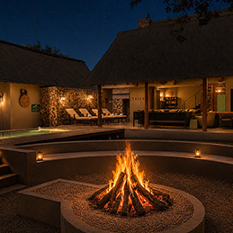 ZPR113<br />
FROM R5 000 PER NIGHT